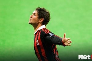 Alexandre pato jogadores sem contrato